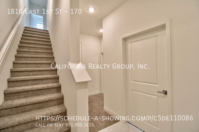 Photo - 1810 E 1st St