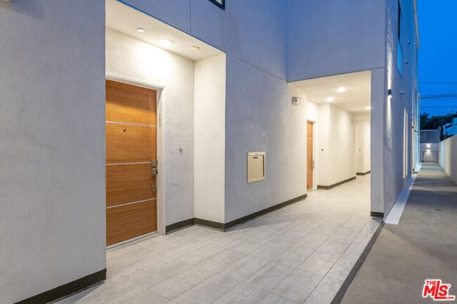 Photo - 846 N Alta Vista Blvd Unit 103