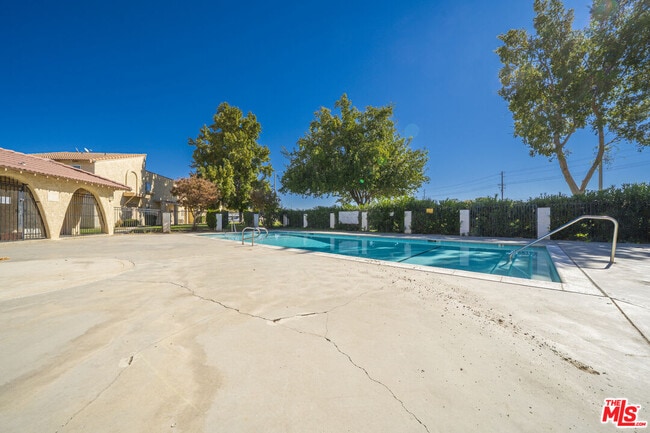 Building Photo - 43609 Stanridge Ave