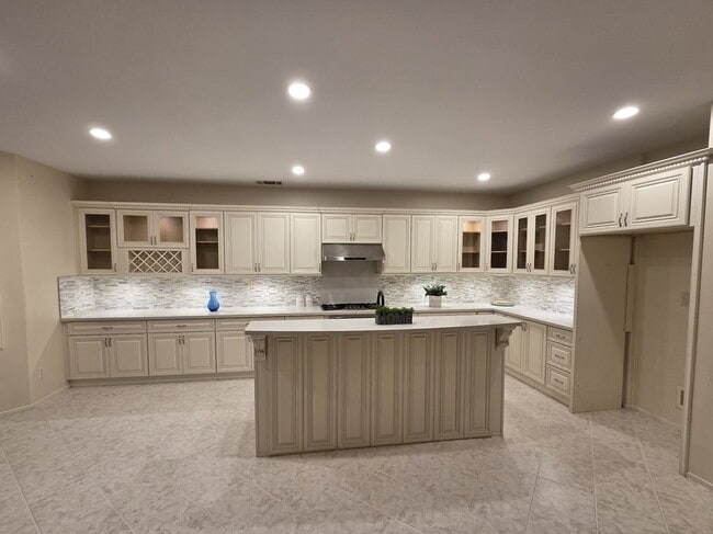 Photo - 61 Dovecreek