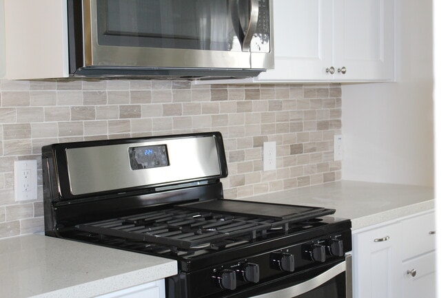 Photo - 67 Windsor Ln