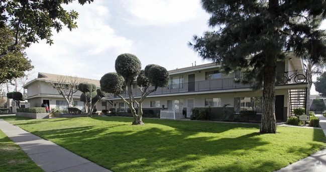 Building Photo - Orangefair Village Rental