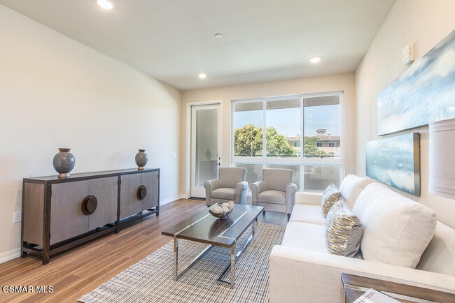 Photo - 77 N Conejo School Rd