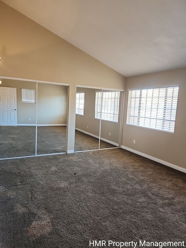 Photo - Spacious Town House