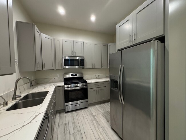 Photo - 14224 Friar St Unit 3