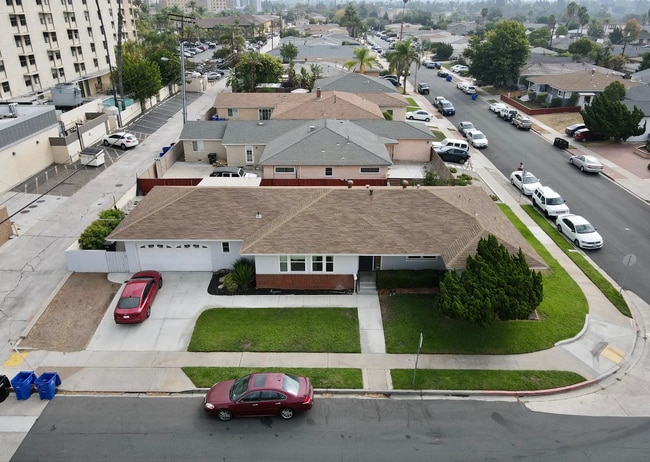 Photo - 5071 55th St