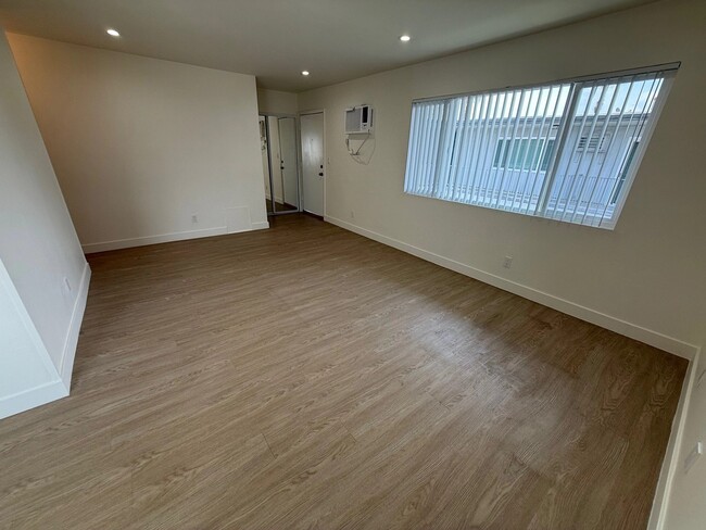 Photo - 3900 W 1st St Unit 9