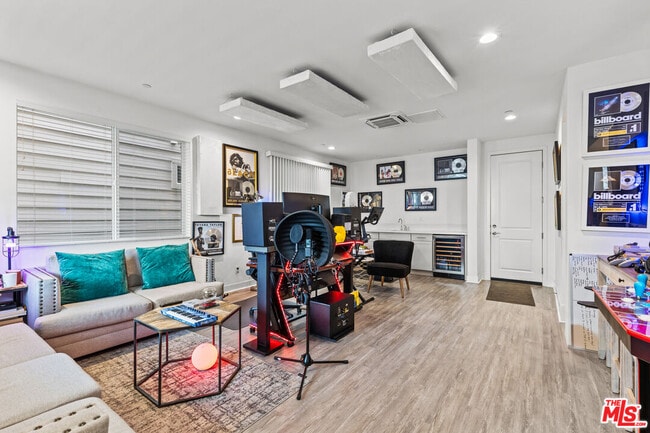 Photo - 625 Daniel Freeman Cir