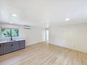 Photo - 3091 Boundary St
