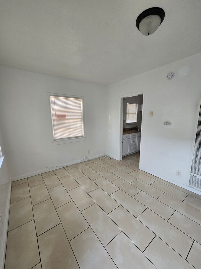 Photo - 1+ 1 Bed 1 Bath Cottage in San Jacinto $1395.00