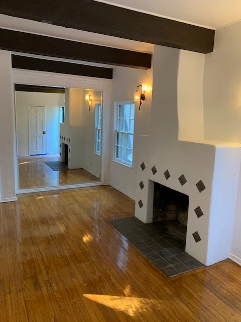 Wonderfully charming, living room, fireplace, and hardwood floors! - 365 Beloit Ave Unit 365 c