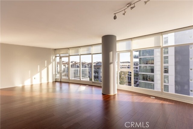 Building Photo - 400 W Ocean Blvd Unit 402