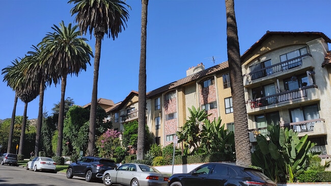 Building Photo - 1730 Camino Palmero St Unit 206