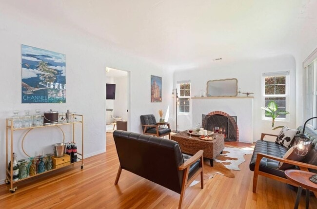 Photo - 1008 Carpinteria St