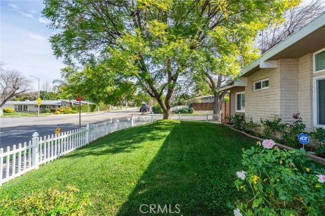 Photo - 23000 Brenford St