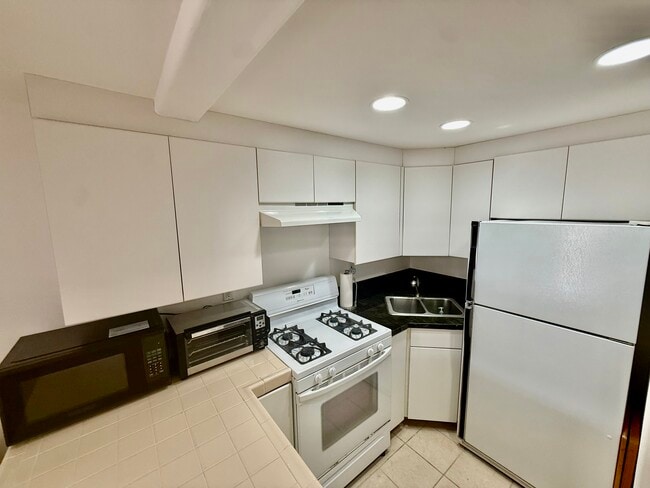 Photo - 328 Lakeshore Dr