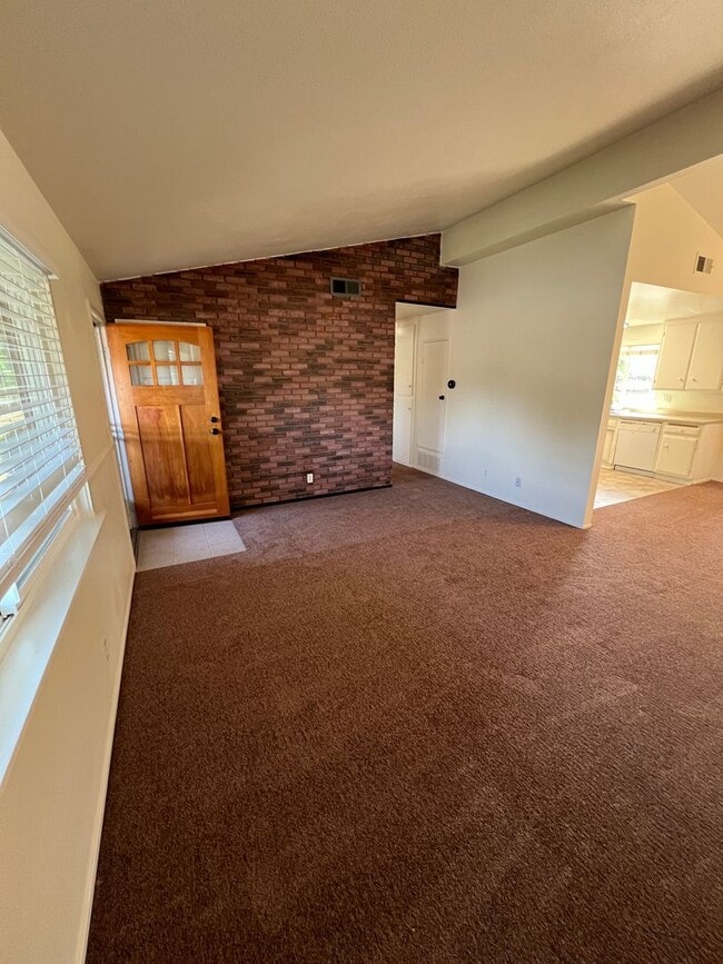 Photo - FOR RENT 3+1 IN SIMI VALLEY