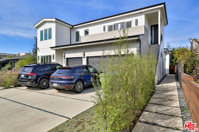 Photo - 8505 Belford Ave