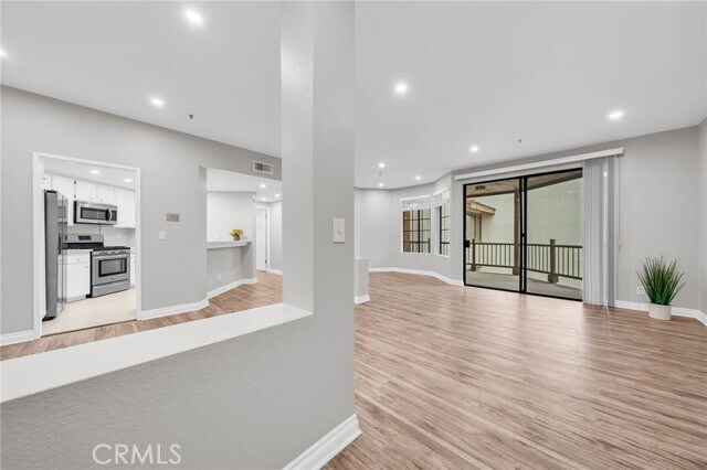 Building Photo - 2559 Plaza del Amo Unit 215