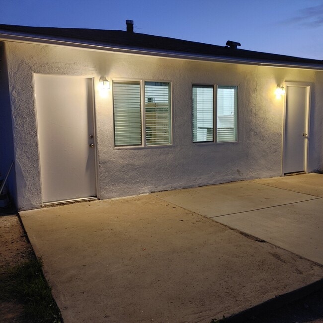 Photo - 744 Park Pl
