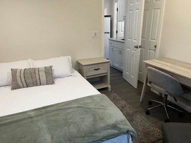 Photo - 1206 Vina Del Mar Ave