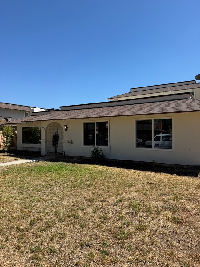 Building Photo - 2232 E Joana Dr