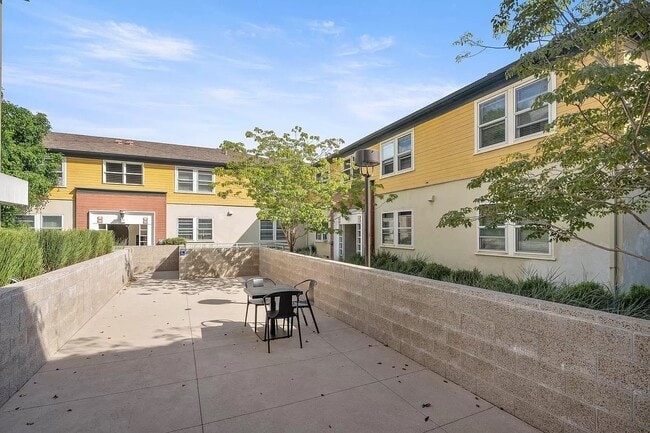 Photo - 8740.5 Belford Ave Unit 8740.5