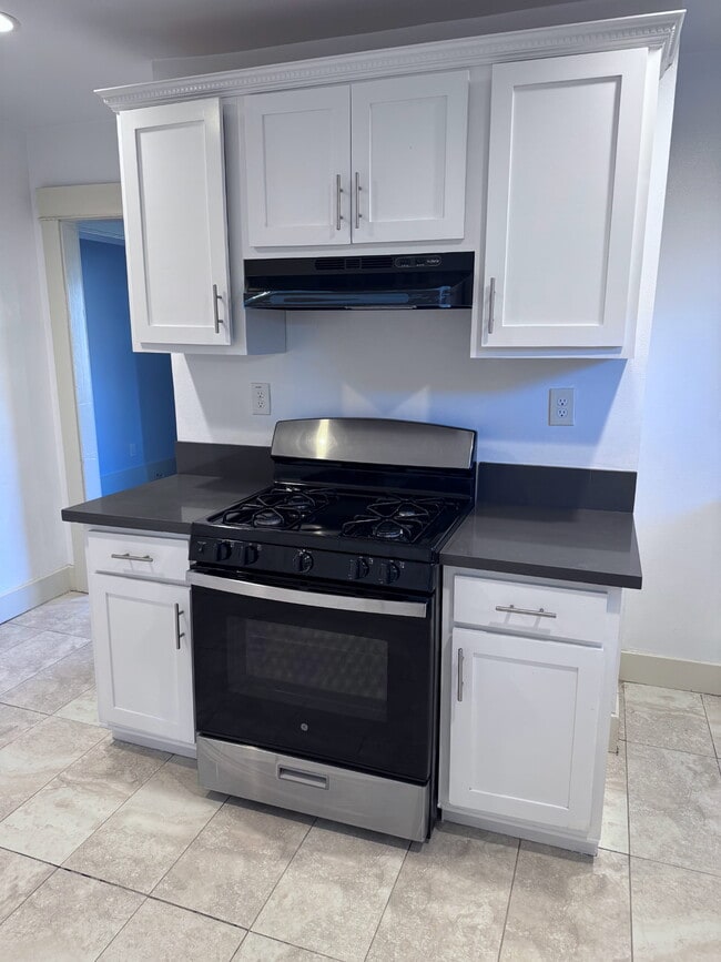 Photo - 174 W 43rd St Unit 174