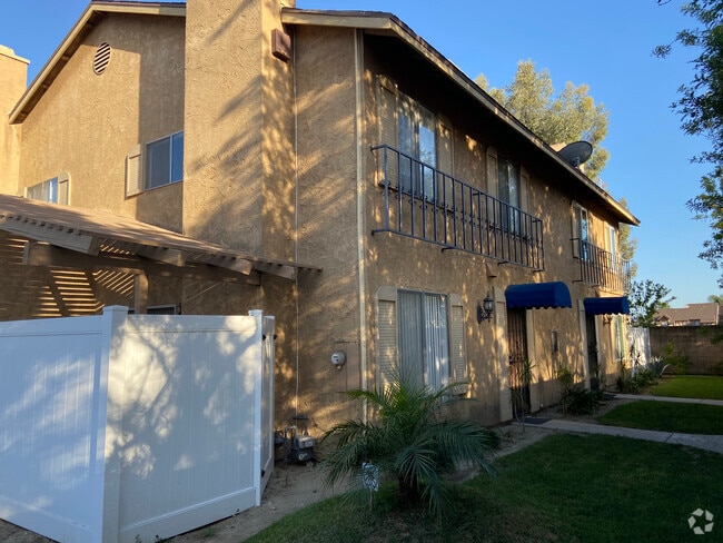 Building Photo - 918 S Mountain Ave Unit C Rental