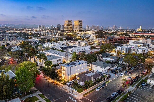 Photo - 1954 Purdue Ave Unit 1956