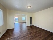 Photo - 1011 E 65th St