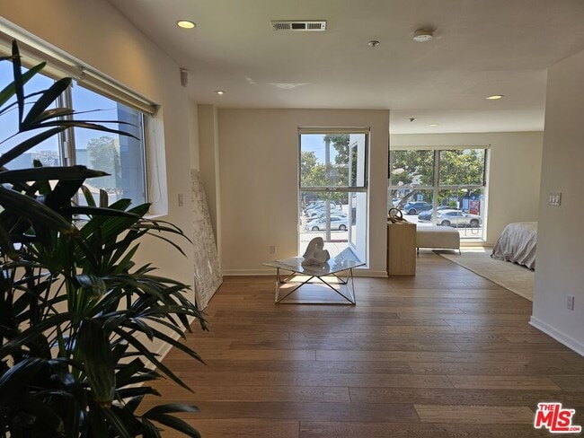 Building Photo - 1617 Broadway Unit B Rental