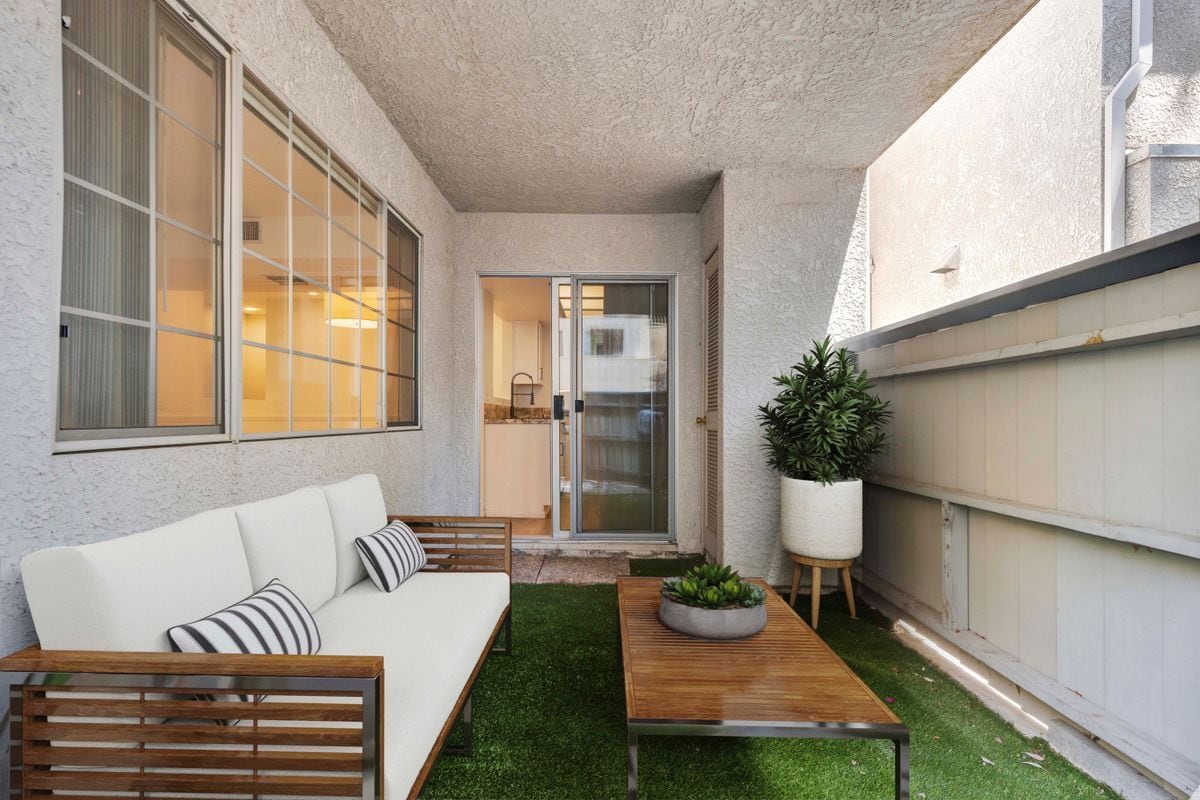 Photo - 20155 Keswick St Townhome