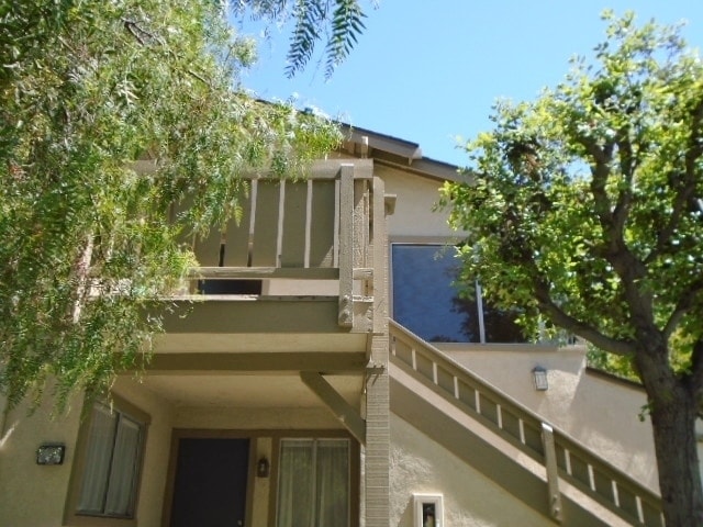 Building Photo - 31 Smokestone Unit 31