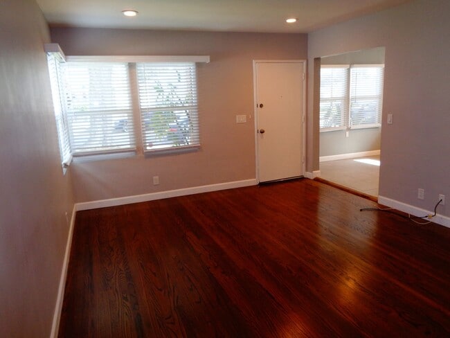 Photo - 2 Bedroom 1 Bath Ground Floor Apartment fo...
