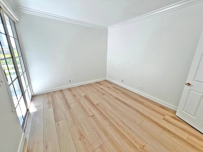 Photo - 15507 Moorpark St Unit 203