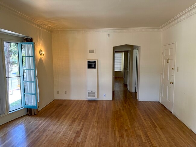 Photo - 5408 1/2 Franklin Ave Unit Franklin 1bd