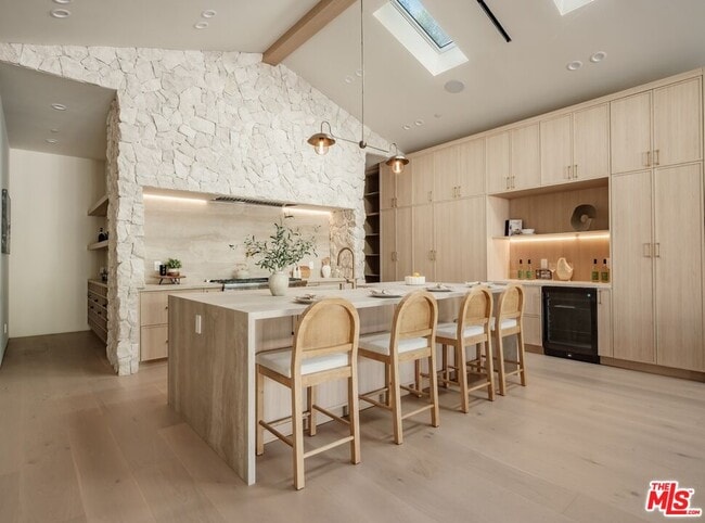 Photo - 14647 Morrison St