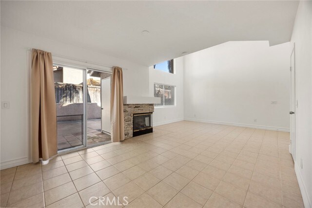 Photo - 2211 Ascot St