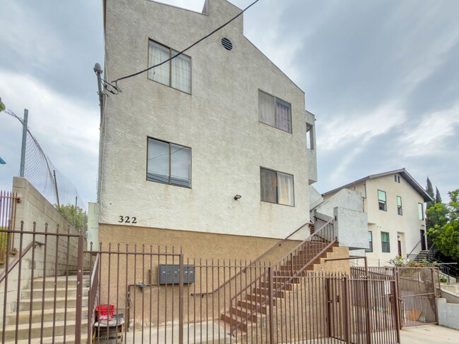 Building Photo - 322 Benton Wy Unit 2