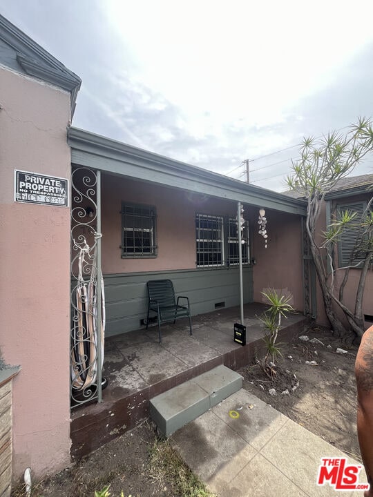 Building Photo - 7720 S Hoover St Rental