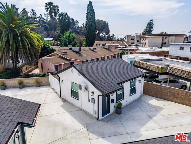 Photo - 1258 Mariposa St