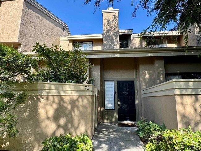 Building Photo - 3230 Caminito Eastbluff Rental