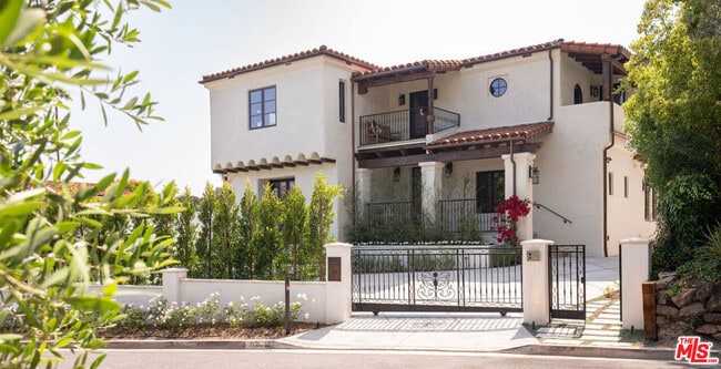 Photo - 1121 Tower Rd