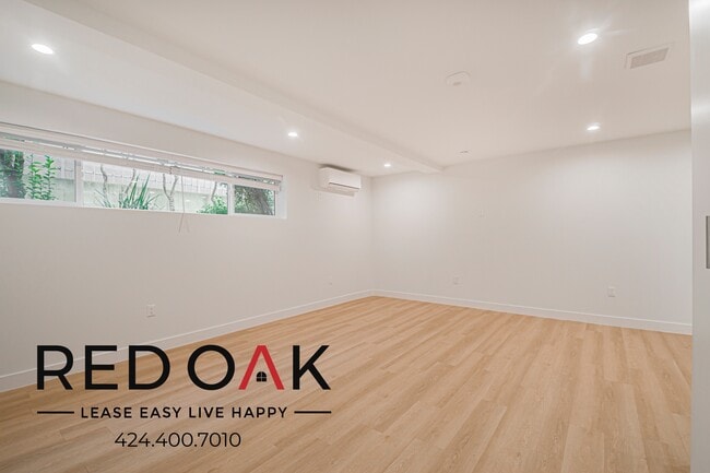 Photo - 6738 Independence Ave Unit A1