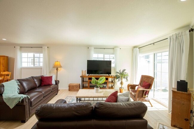 Photo - 7310 Balboa Blvd Unit F