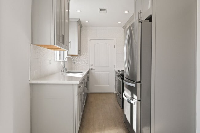 Photo - 1238 S Burnside Ave