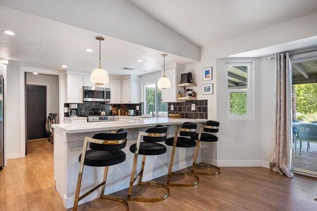 Photo - 2241 N San Gorgonio Rd