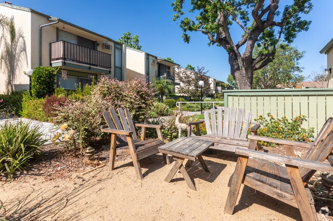 Building View - Orangewood Villa