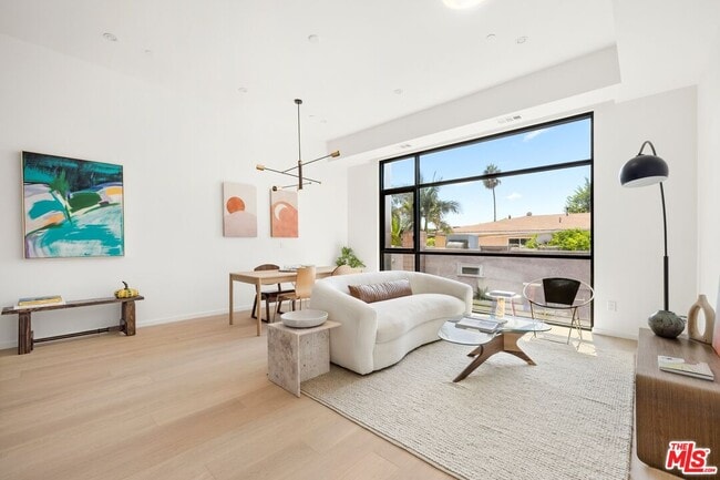 Photo - 1227 N Formosa Ave Unit 4